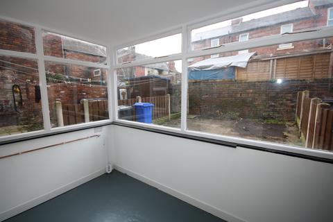 3 bedroom terraced house to rent, Hawkshead Road, Sheffield S4