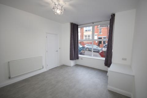 3 bedroom terraced house to rent, Hawkshead Road, Sheffield S4