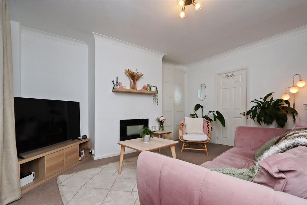 Living Room Pic 1
