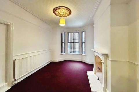 3 bedroom terraced house to rent, Albany Road, South Yorkshire DN4