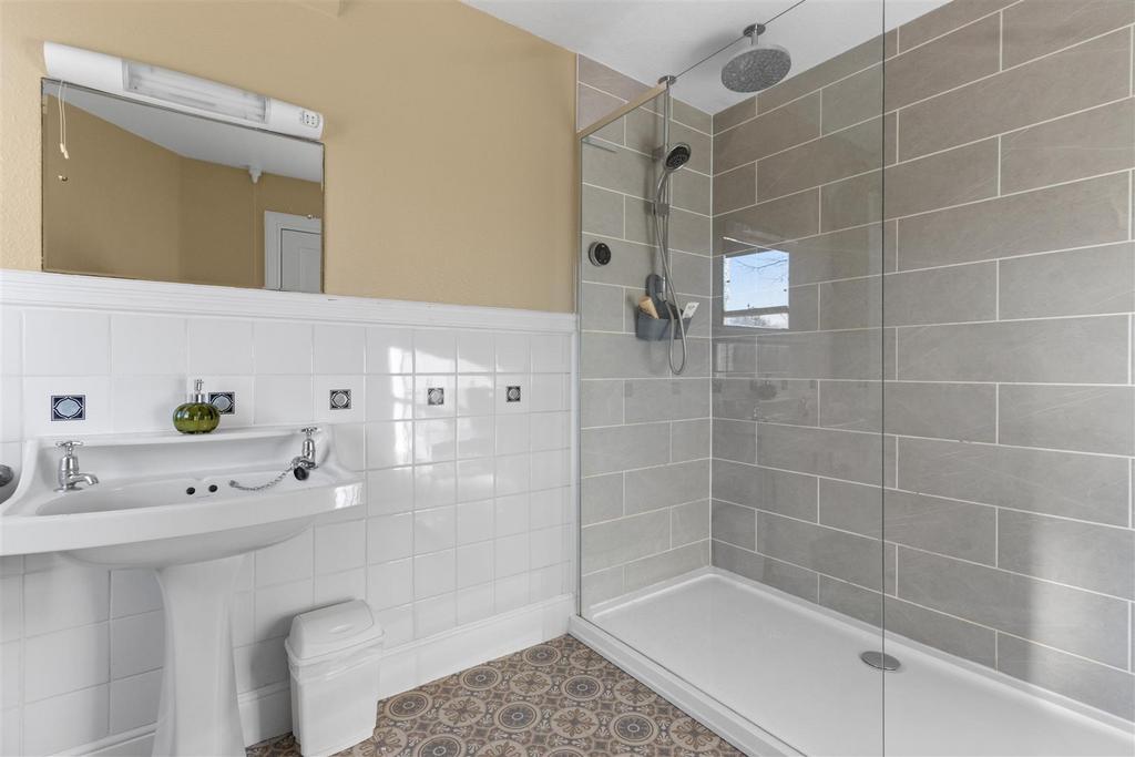 Family Shower Room