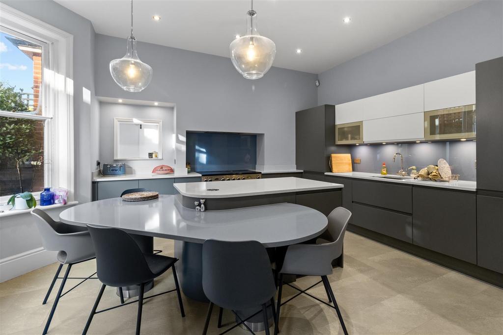 Kitchen/Breakfast Room