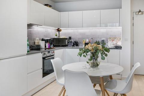 1 bedroom apartment for sale, Flagship House, Royal Wharf, E16