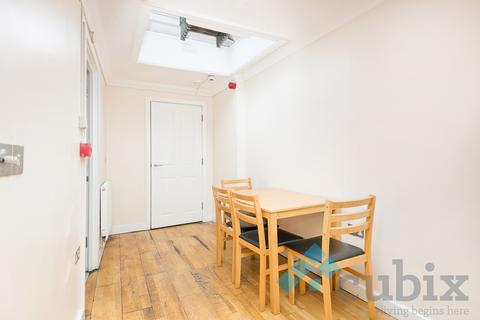 3 bedroom flat to rent, 2 Hendre Road, London SE1