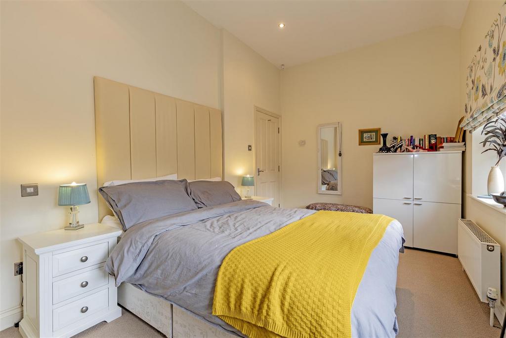 Bedroom 2-2.jpg