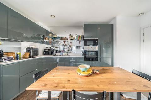 2 bedroom flat for sale, Victory Parade, London SE18