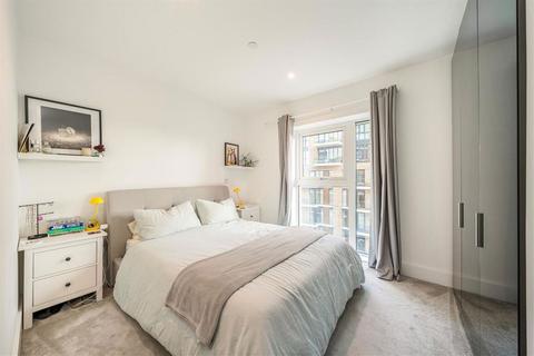 2 bedroom flat for sale, Victory Parade, London SE18