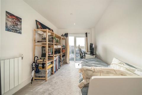 2 bedroom flat for sale, Victory Parade, London SE18