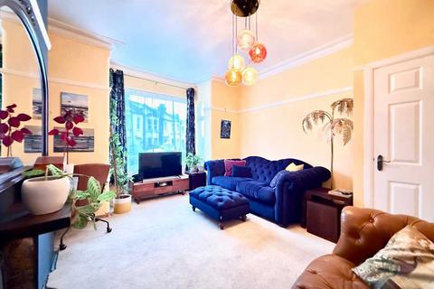 2 bedroom apartment for sale, Westcliff on Sea SS0