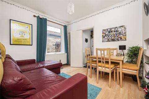 2 bedroom apartment for sale, Heythorp Street, Southfields, SW18