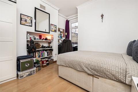2 bedroom apartment for sale, Heythorp Street, Southfields, SW18