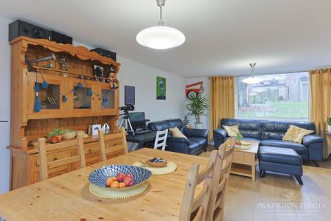 3 bedroom terraced house for sale, Carlyon Gardens, Devon EX1