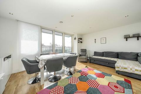 3 bedroom flat to rent, Seager Place, London SE8