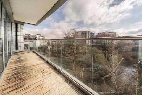 3 bedroom flat to rent, Seager Place, London SE8