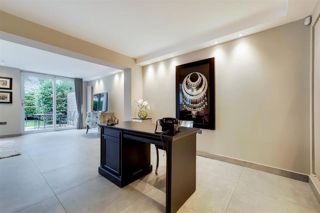 2 Dining Room-1.jpg