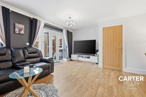3 bedroom terraced house for sale, Carrowmore Close. Grays, RM20