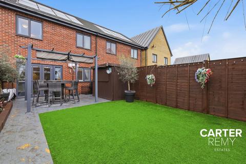 3 bedroom terraced house for sale, Carrowmore Close. Grays, RM20