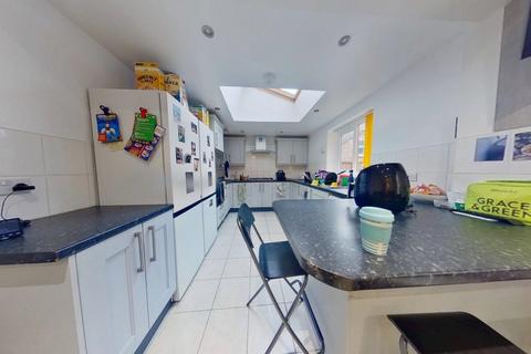 5 bedroom end of terrace house to rent, 59 Teversal Avenue, Nottingham, Nottinghamshire, NG7