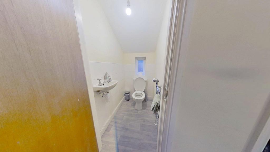 59-Teversal-Avenue-Toilet