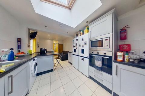 5 bedroom end of terrace house to rent, 59 Teversal Avenue, Nottingham, Nottinghamshire, NG7
