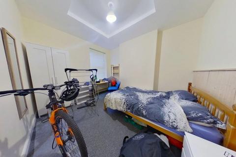 5 bedroom end of terrace house to rent, 59 Teversal Avenue, Nottingham, Nottinghamshire, NG7