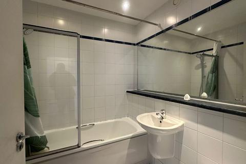 1 bedroom flat for sale, Flat 405 The Vista Building, 30 Calderwood Street, Woolwich, London, SE18 6JG