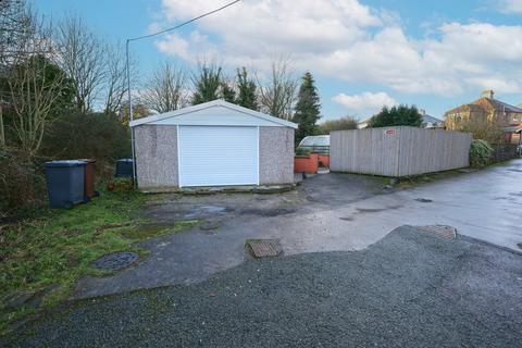 4 bedroom terraced house for sale, Gisburn Road, Barnoldswick, BB18