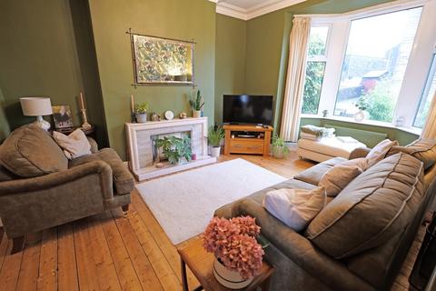 4 bedroom terraced house for sale, Gisburn Road, Barnoldswick, BB18