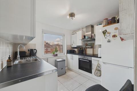 2 bedroom flat for sale, Batoum Gardens, Hammersmith W6