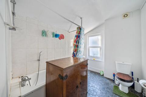 2 bedroom terraced house for sale, Roydene Road, Plumstead