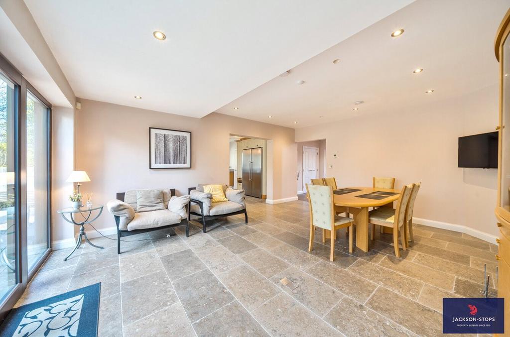 Breakfast Room