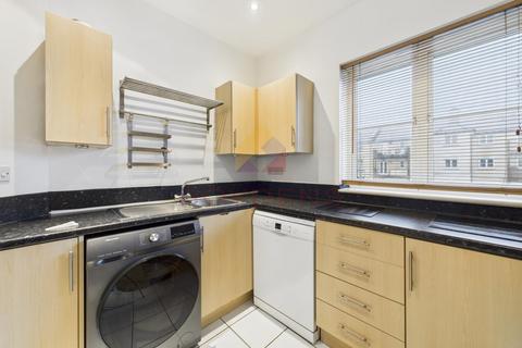 2 bedroom apartment for sale, Woods Court, COLCHESTER CO4