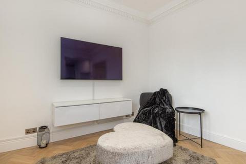 1 bedroom apartment to rent, Park Crescent, London W1B