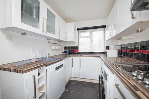 3 bedroom house for sale, Christchurch Drive, Camberley GU17