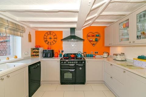 2 bedroom detached house for sale, Gold Street, Hanslope, MK19