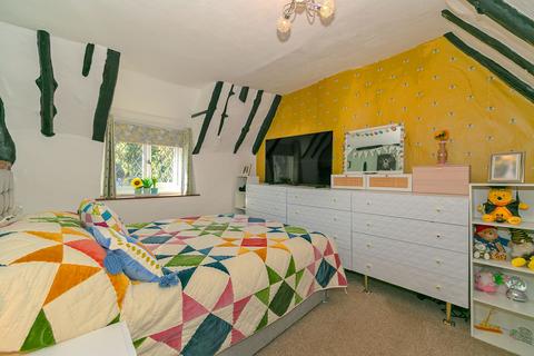 2 bedroom detached house for sale, Gold Street, Hanslope, MK19