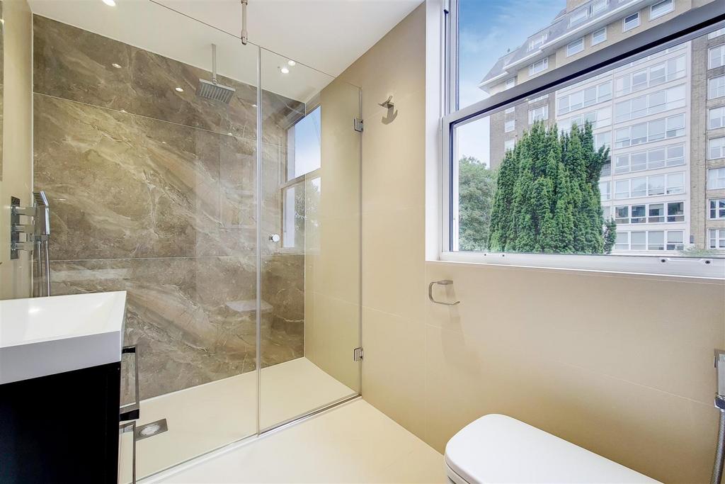 13 Shower Room 2-0.jpg