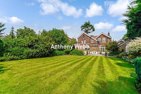 undefined, Wellington Road, Bush Hill Park, EN1