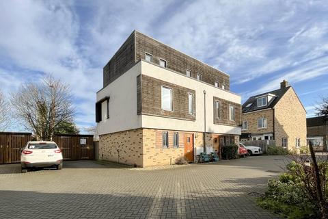 3 bedroom townhouse for sale, Swallow Gardens, Chesterton, Cambridge