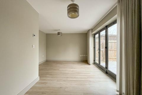 3 bedroom townhouse for sale, Swallow Gardens, Chesterton, Cambridge