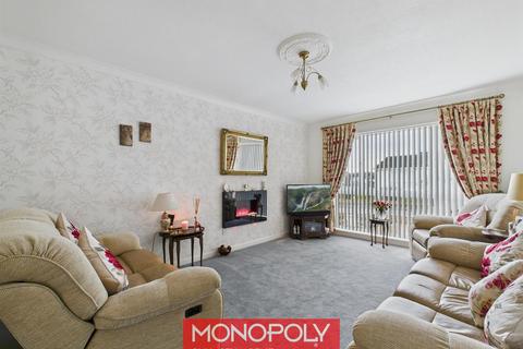 3 bedroom bungalow for sale, Clwydian Park Crescent, St. Asaph LL17
