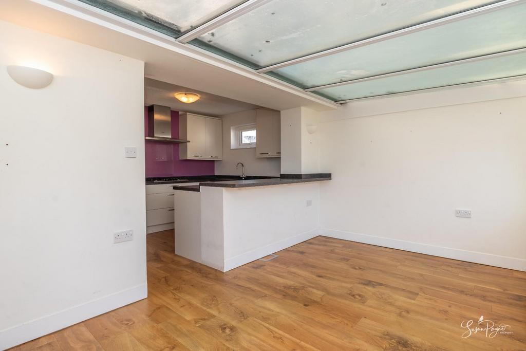 Conservatory/Dining Room
