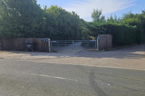 Land to rent, 21 Chipperfield Rd Kings Langley WD4 9JB
