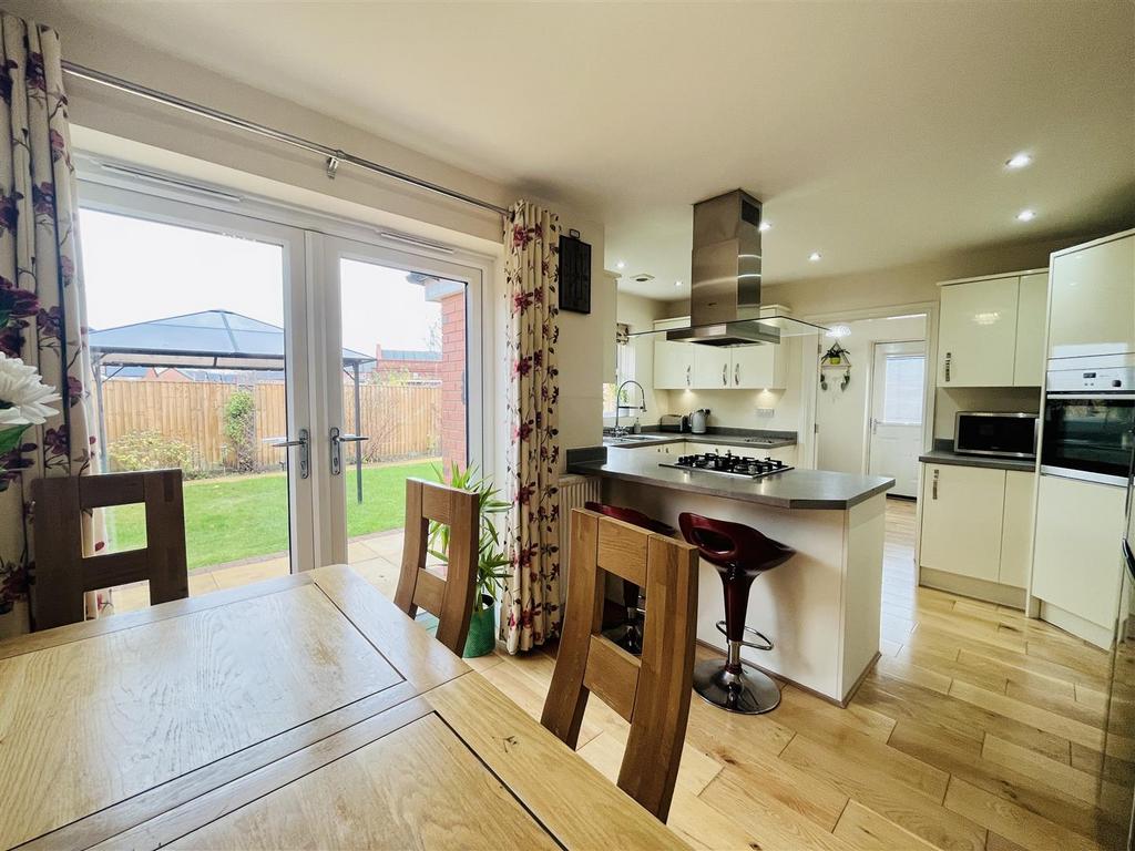 Dining Kitchen