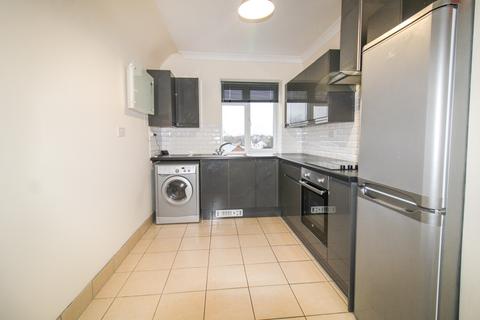 3 bedroom apartment for sale, Lynchford Road,  Farnborough , GU14