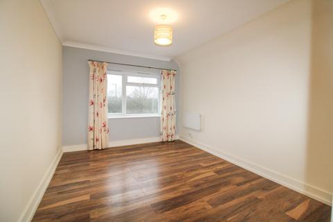 3 bedroom apartment for sale, Lynchford Road,  Farnborough , GU14
