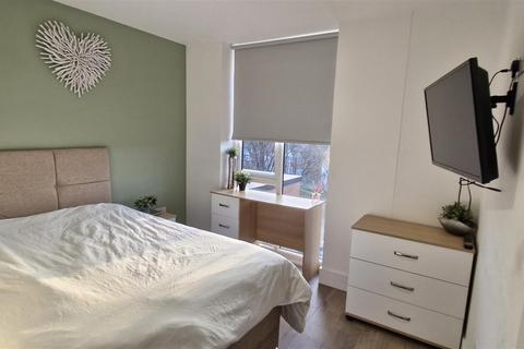 1 bedroom in a house share to rent, Room to Rent on Queens Road East, Beeston, Nottingham