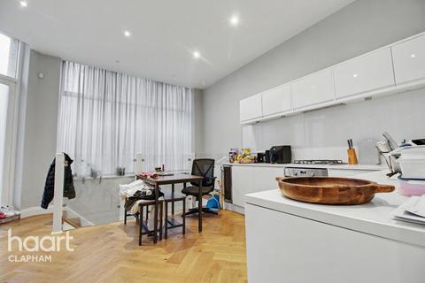3 bedroom apartment to rent, Boutflower Road, LONDON