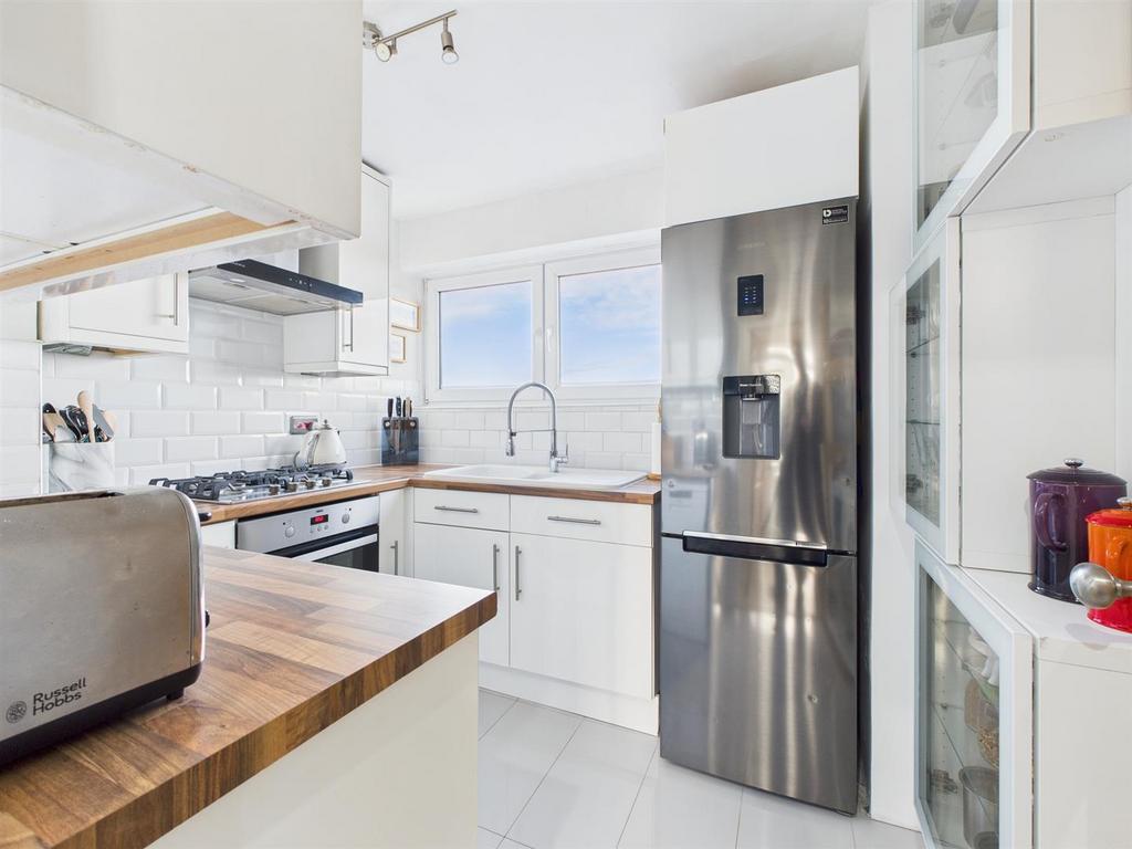 CAM04311 G0-PR0093-STILL012.jpg