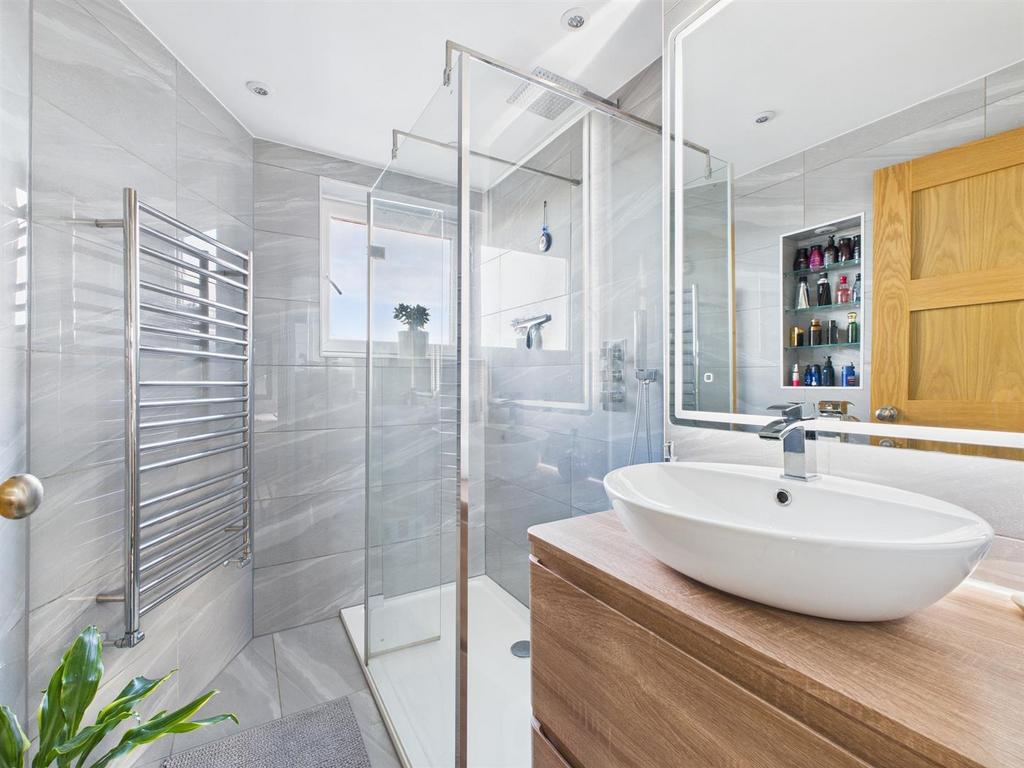 CAM04311 G0-PR0093-STILL016.jpg